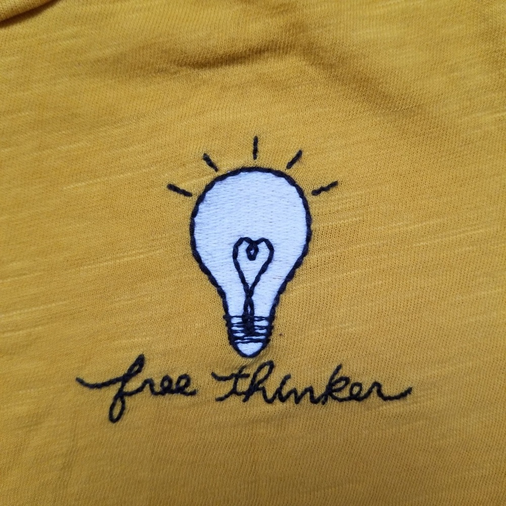 FREE THINKER OLD NAVY TSHIRT